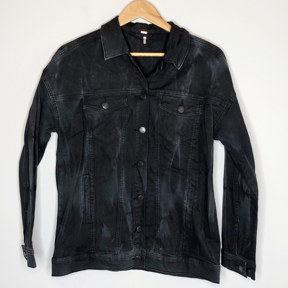 Free People tie dye oversized black denim jacket - size S